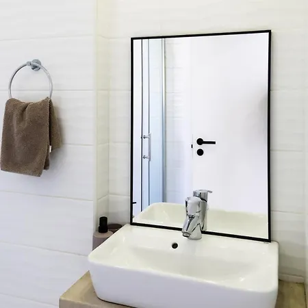 Apartament Spacious 1-bedroom Flat 3 Minutes From The Beach! Larnaca
