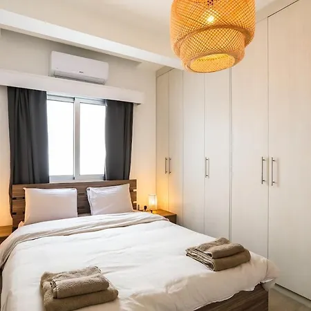Spacious 1-bedroom Flat 3 Minutes From The Beach! Apartament