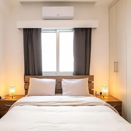 Spacious 1-bedroom Flat 3 Minutes From The Beach! * Lárnaka