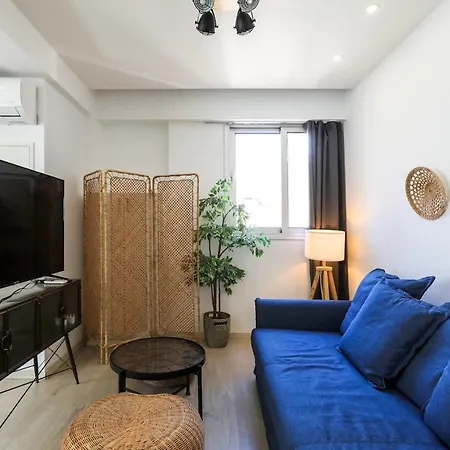 Spacious 1-bedroom Flat 3 Minutes From The Beach! Apartament